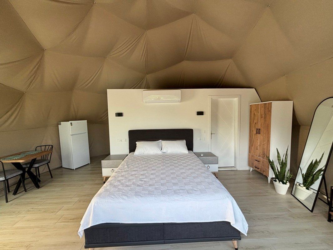 Green Glamping Dome