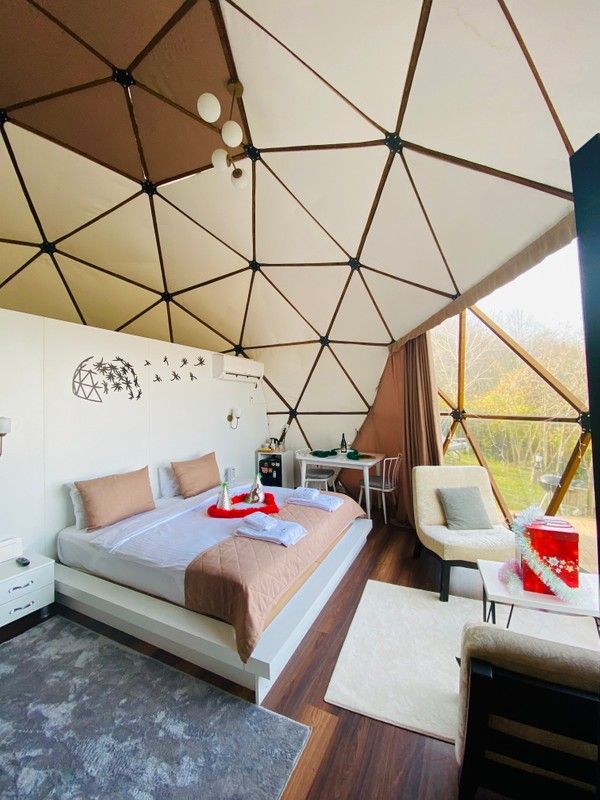 Phalesia Glamping Hotel