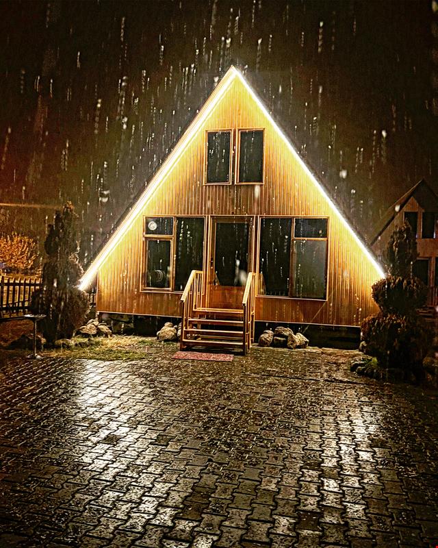 Sweetwater Bungalow Hotel